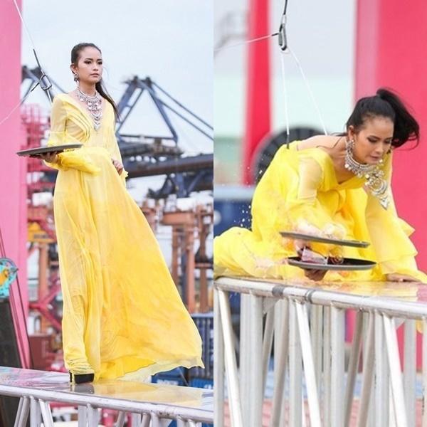 Ngọc Châu biến áo của mẹ thành đầm dạ hội-3