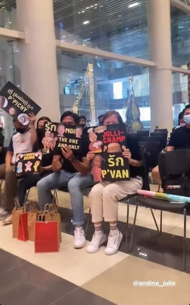 Talkshow của Miss Grand lèo tèo khán giả, chủ mới Miss Universe đăng ảnh đá xéo-1