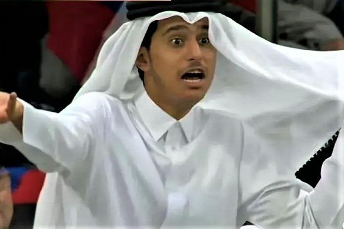 Danh tính của chàng trai Qatar gây chú ý tại World Cup 2022-1