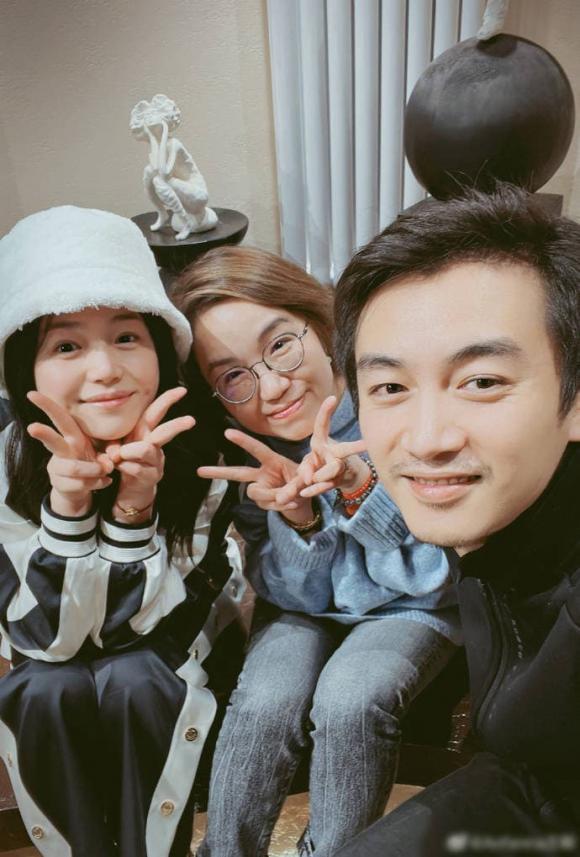 Trần Hiểu xuất hiện lần đầu bên vợ hậu dính tin đồn chuẩn bị ly hôn-1