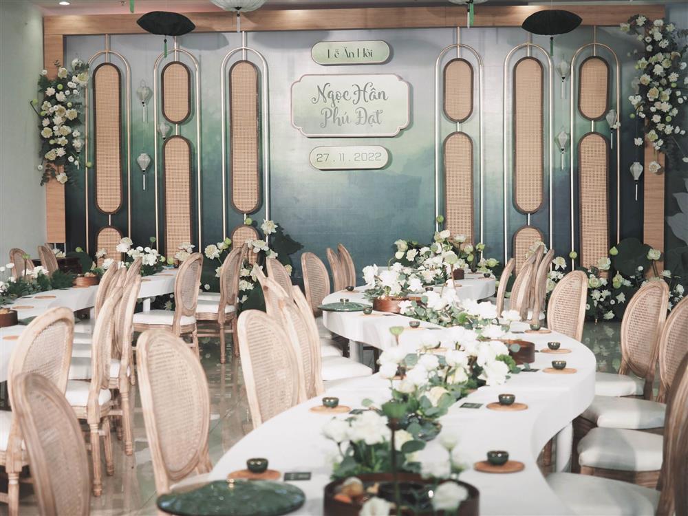 Ngọc Hân ăn hỏi, không gian độc lạ với 500 bông sen trắng-9