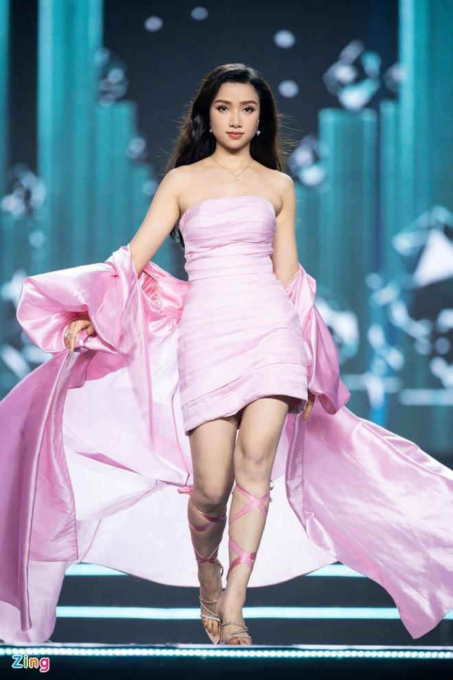 Vòng thi thời trang khó hiểu tại chung khảo Hoa hậu Việt Nam 2022-2