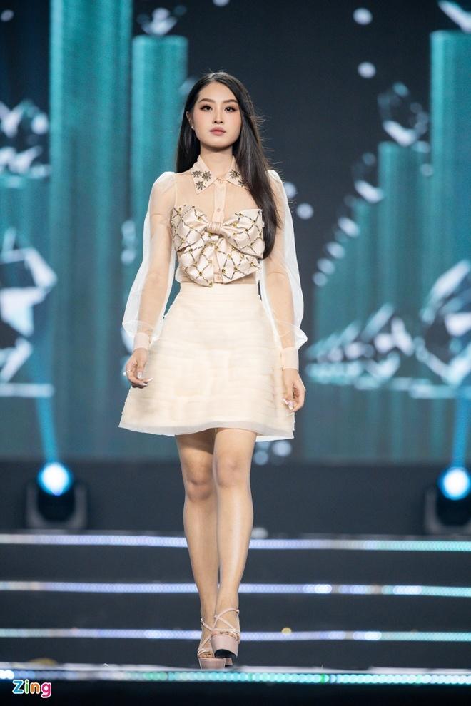 Vòng thi thời trang khó hiểu tại chung khảo Hoa hậu Việt Nam 2022-10