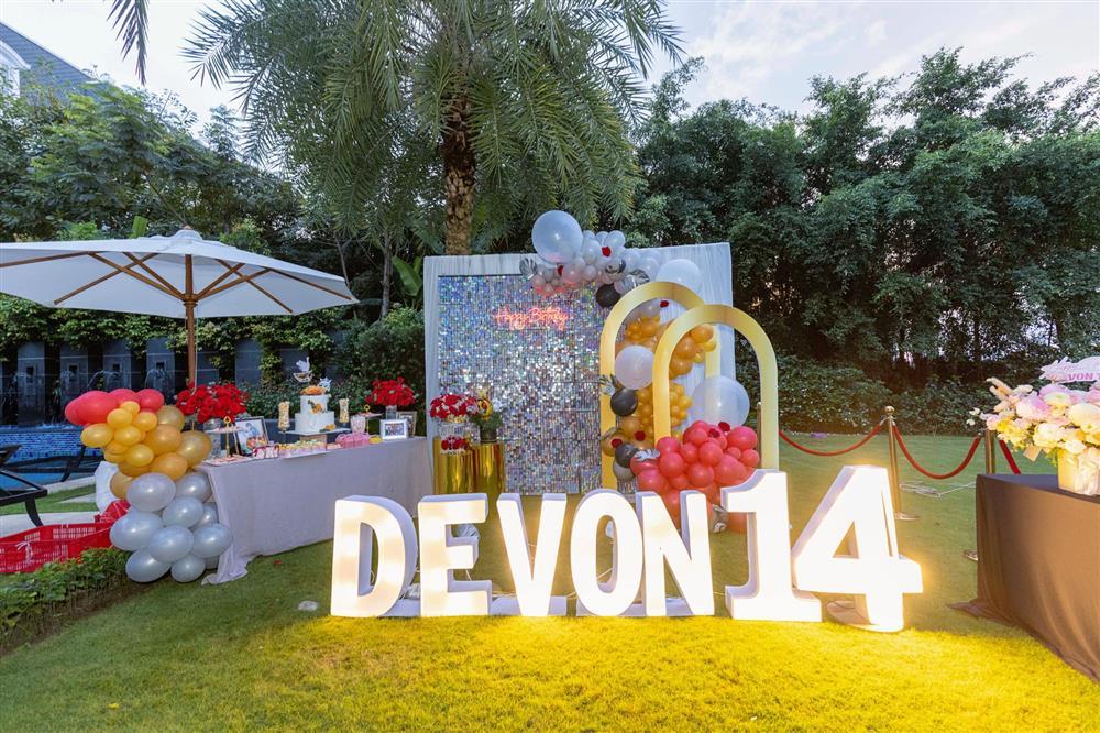 Trần Bảo Sơn - Trương Ngọc Ánh hội ngộ mừng sinh nhật con-1