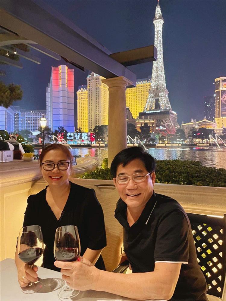 Tin showbiz Việt ngày 27/11: Hương Tràm đưa bố mẹ khám phá Mỹ-2