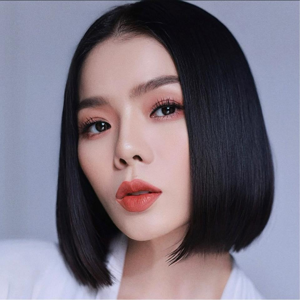 Tin showbiz Việt ngày 27/11: Hương Tràm đưa bố mẹ khám phá Mỹ-5