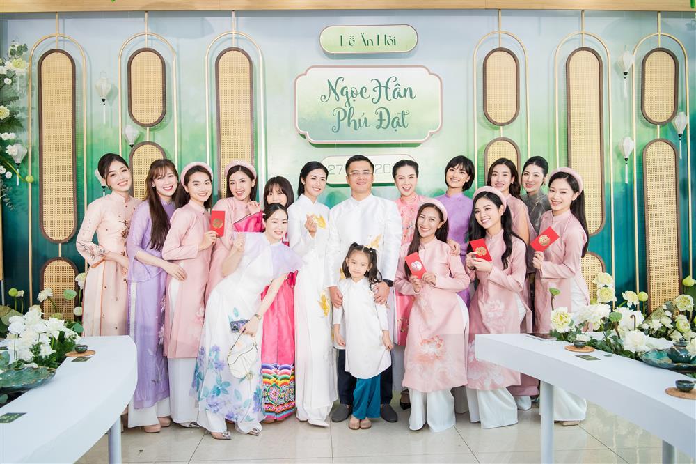 Cô dâu Ngọc Hân thay áo dài, lên siêu xe theo chàng về dinh-14