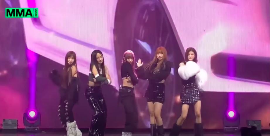 MMA 2022: Tân binh NewJeans gây tranh cãi vì vũ đạo-4