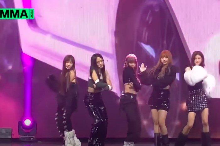 MV mới của NewJeans bị tố đạo nhái show thực tế, đạo diễn nói gì?-6