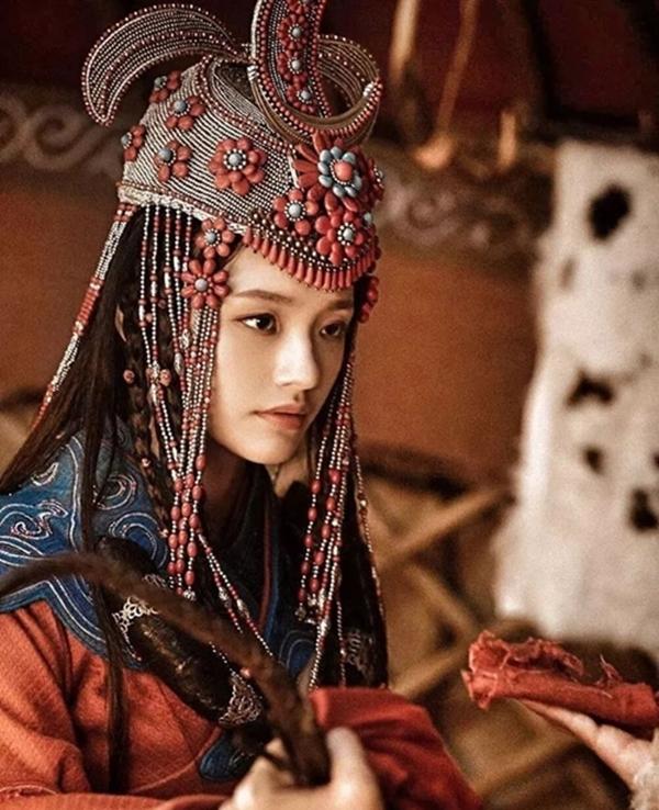 Nữ Thành Cát Tư Hãn tái giá với cậu bé 7 tuổi, sinh 8 người con là ai?-4