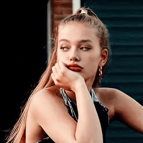 Những phản diện sở hữu nhan sắc cực phẩm của Disney-3