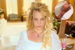 Britney Spears lại tung ảnh 'không che' để đáp trả hater