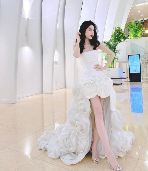 Thủy Tiên đụng hàng dàn hoa hậu Gen Z kém chục tuổi không hề lép vế-9