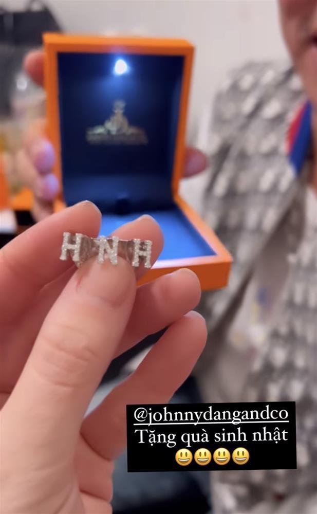 Hà Hồ được Johnny Đặng tặng quà sinh nhật khủng-4