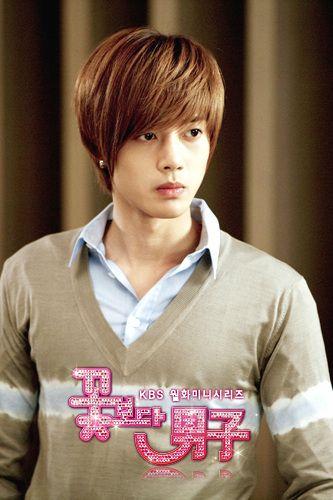 Kim Hyun Joong: Vợ hiện tại là bạn gái cũ, tái hợp sau 23 năm làm bạn-3