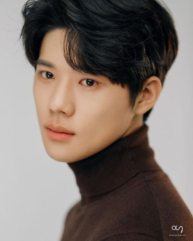 3 nam chính đang hot của màn ảnh Hàn: Thế tử hút fan nữ ầm ầm-3