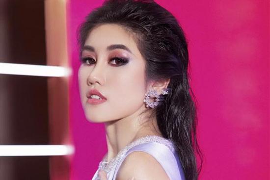 Emily Hồng Nhung lấn sân ngành thiết kế thời trang