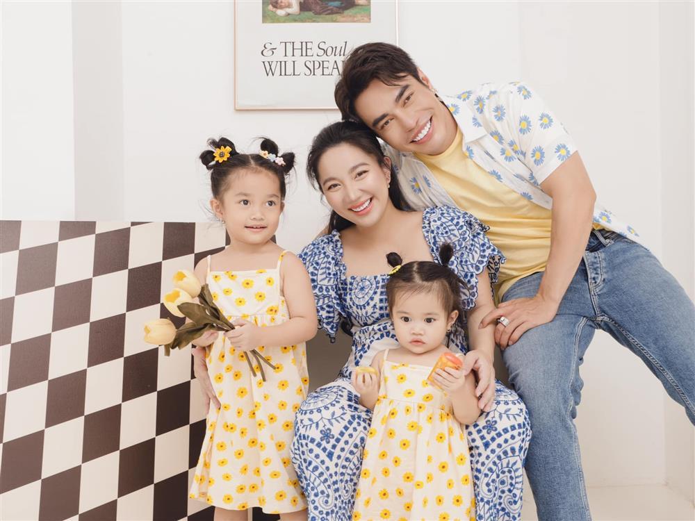 Lê Dương Bảo Lâm 1 nách 3 con, ảnh hậu trường khó đỡ-8