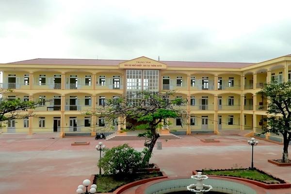 Một thanh niên bị rượt đuổi, đâm 22 nhát dao vào người-3