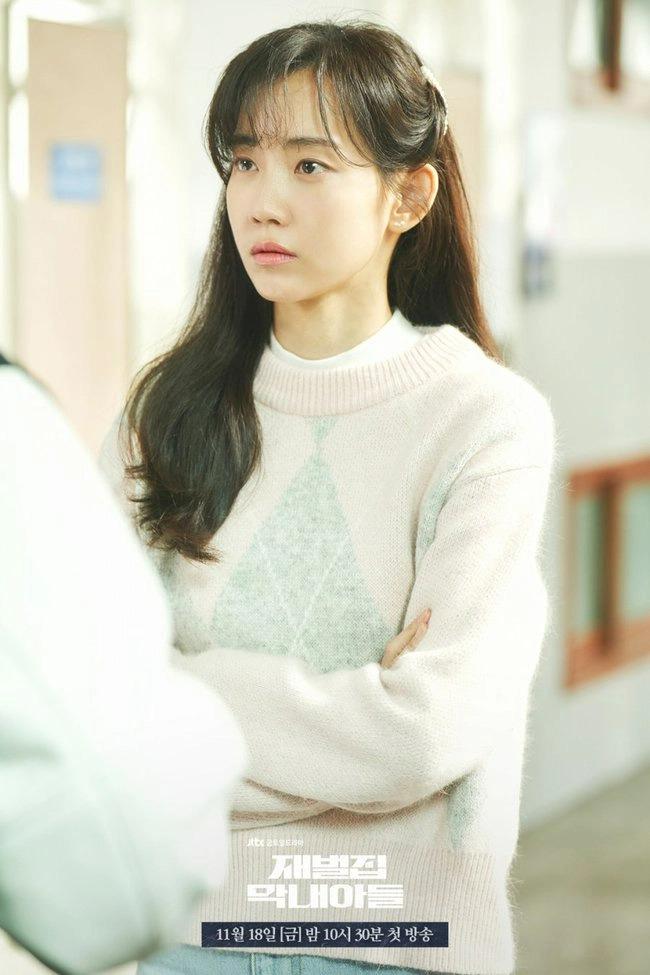 Thảm như nữ chính của Song Joong Ki: Lên sóng vài phút, mất spotlight-2