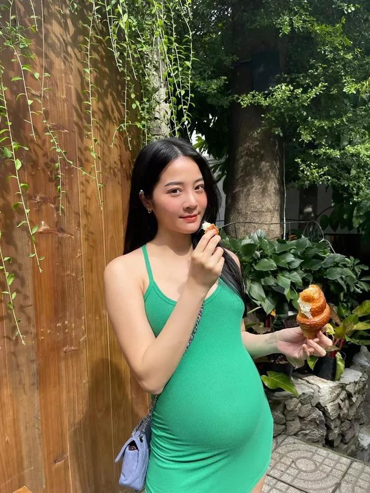 Karen Nguyễn bầu to như song thai, tăng 25kg vẫn không 1 vết rạn-8