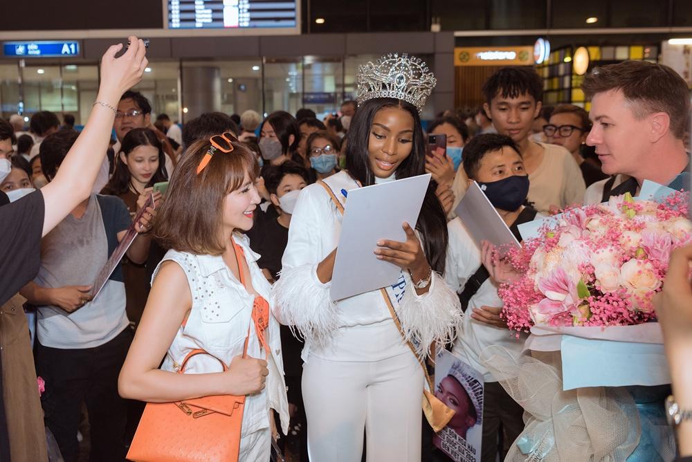 Miss Supranational 2022 đến Việt Nam, khoe sắc bên NTK Tuyết Lê-8