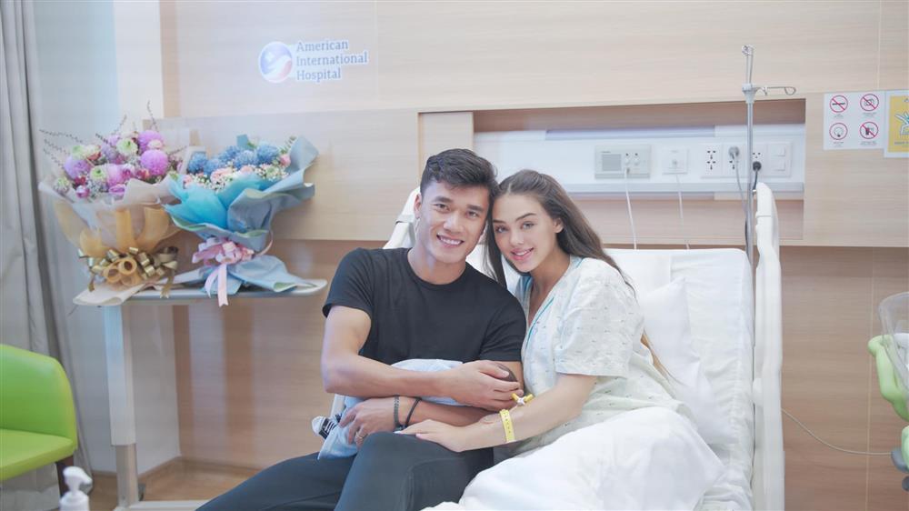 Vợ Tây Bùi Tiến Dũng lộ diện sau sinh, nhan sắc đỉnh chóp-5