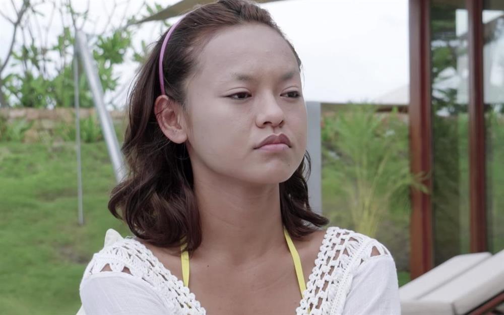 Mai Ngô kẻ chân mày khắp nơi, từ quân ngũ tới sân bay-12