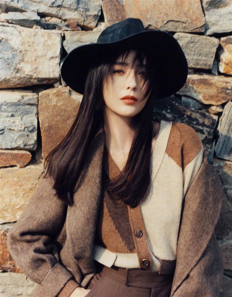 Đồng Lệ Á hack tuổi với phong cách mùa đông chất lừ-4