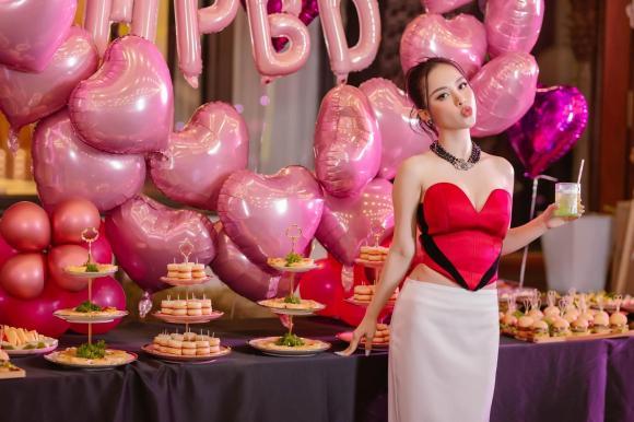 Chị dâu Bảo Thy tổ chức sinh nhật, xa xỉ chẳng kém tiệc cưới-4