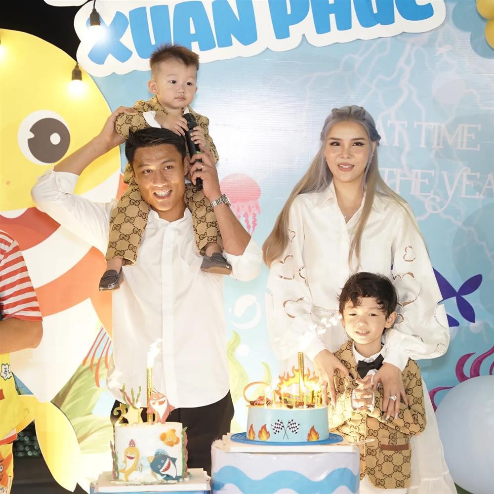 Tin showbiz Việt ngày 29/11: Chồng Đỗ Mỹ Linh khoe một năm mãn nguyện-11