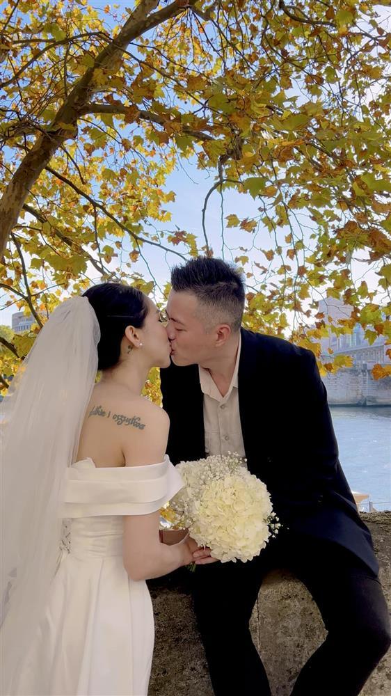 Tin showbiz Việt ngày 29/11: Chồng Đỗ Mỹ Linh khoe một năm mãn nguyện-15