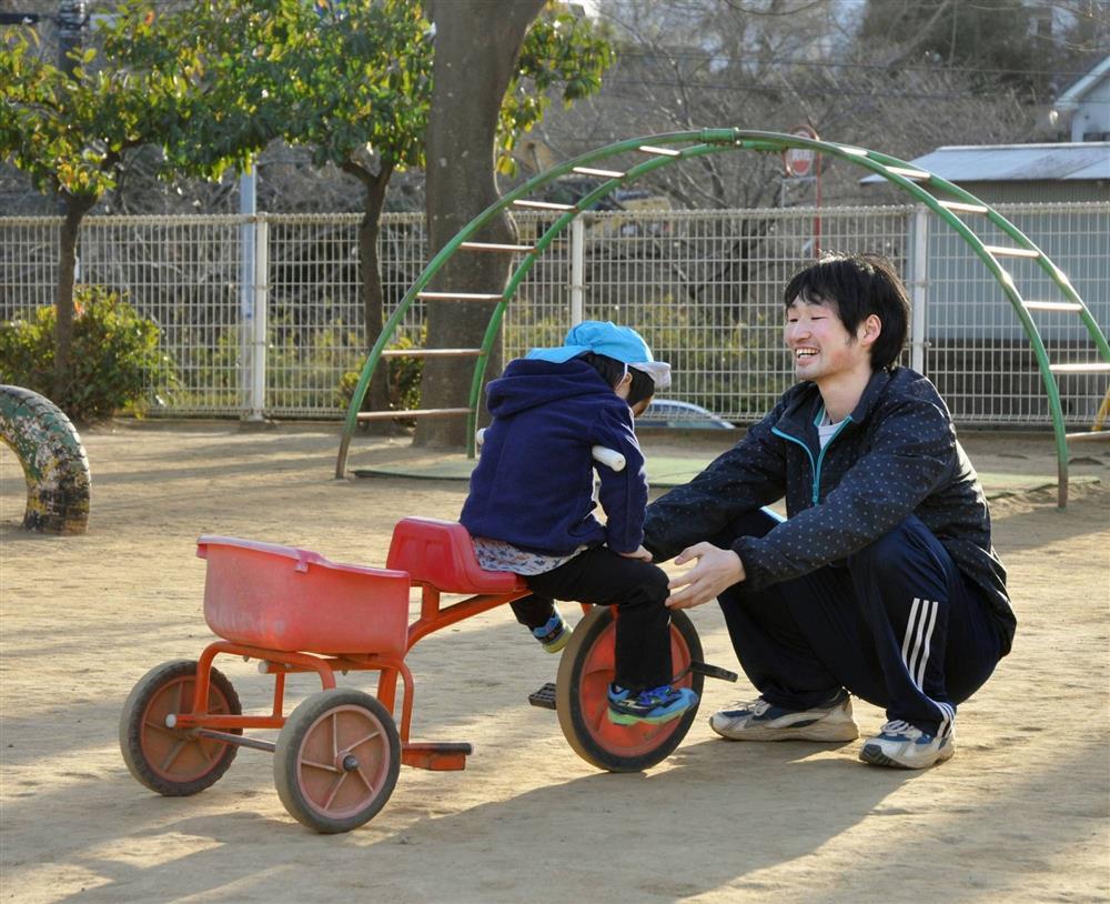 Vì sao không cần ca ngợi chuyện Hyun Bin nghỉ làm để chăm vợ đẻ-2