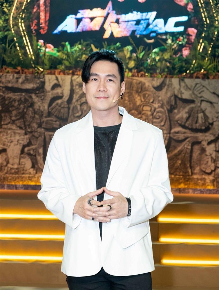 Khánh Phương sống sang chảnh trong biệt thự 200 tỷ đồng-7