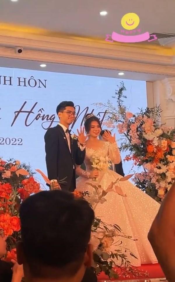 Pewpew vẫn ở nhà thuê, sống đời tiết kiệm sau khi lấy vợ-4