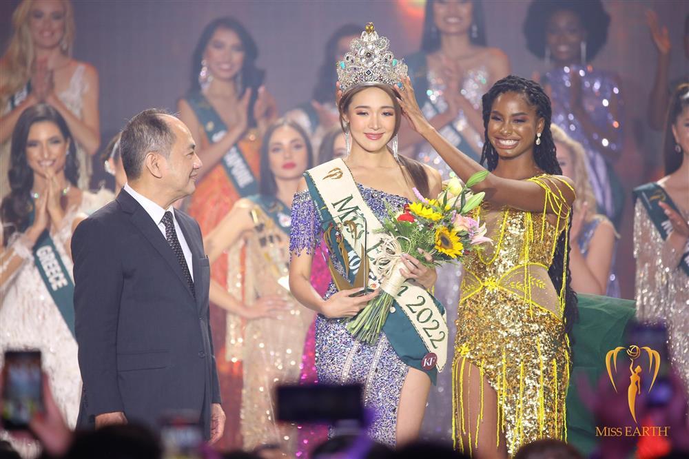 Tân Miss Earth 2022 mặc lại đầm 3.000 USD của Hương Giang-3