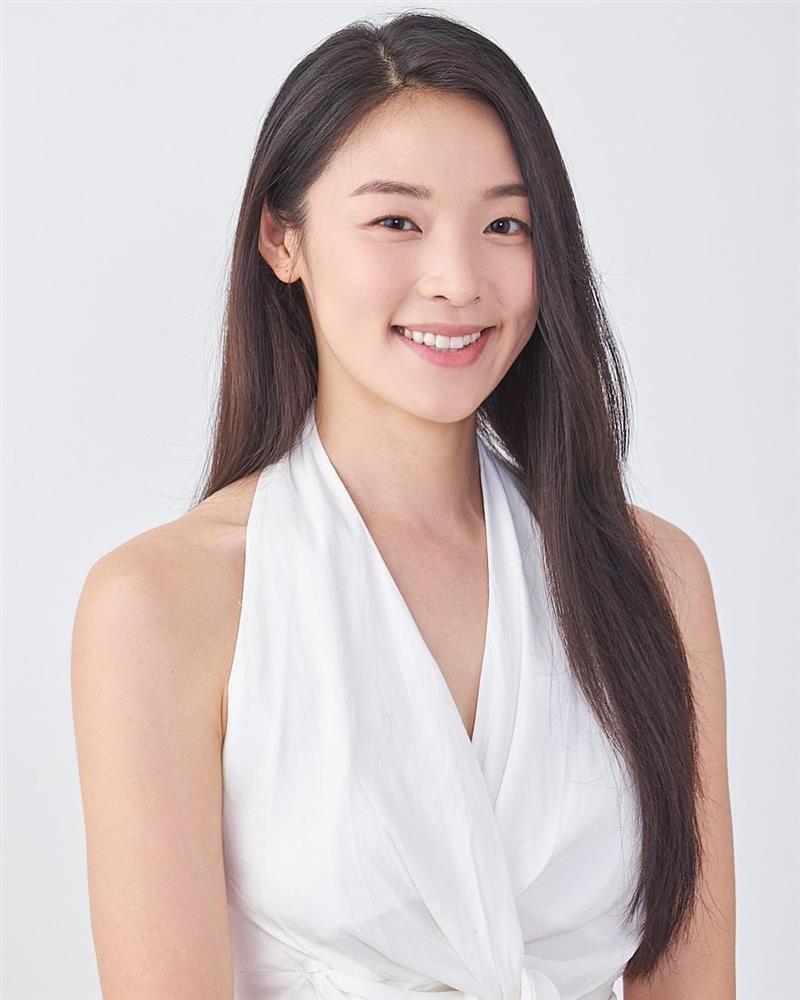Mỹ nhân Hàn thắng Miss Earth 2022, nhan sắc và profile có gì hot?-10