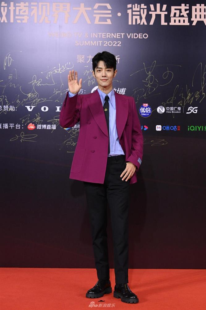 Triệu Lệ Dĩnh đứng tuổi, Tiêu Chiến mất phong độ ngoại hình-6