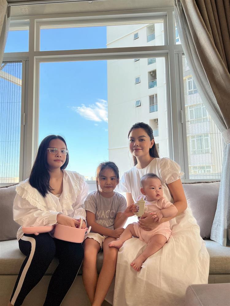 4 mẹ con Phạm Quỳnh Anh gây sốt với bức ảnh đẹp đều