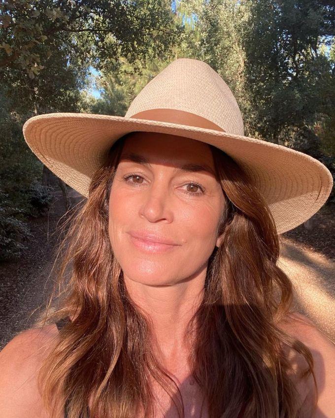 Cindy Crawford không thích được khen trẻ mãi không già-2