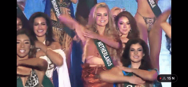 Thí sinh Miss Earth 2022 nhảy popping, làm xiếc khi đồng diễn bikini-9