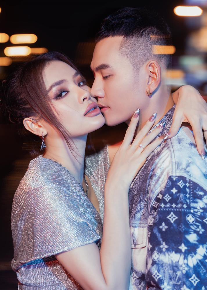 Phương Trinh Jolie khoe bụng bầu gần 3 tháng vẫn phẳng lì như không-1