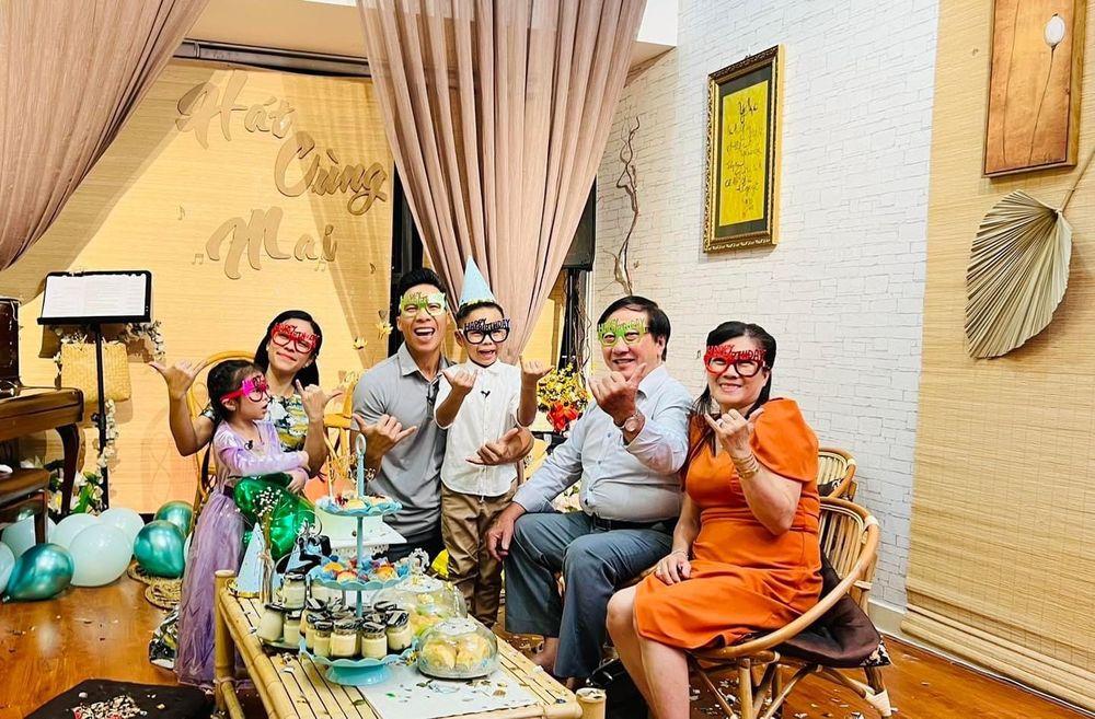 Vợ chồng O Sen Ngọc Mai ăn mừng quán quân, vợ chồng Hồng Phượng vắng mặt-3