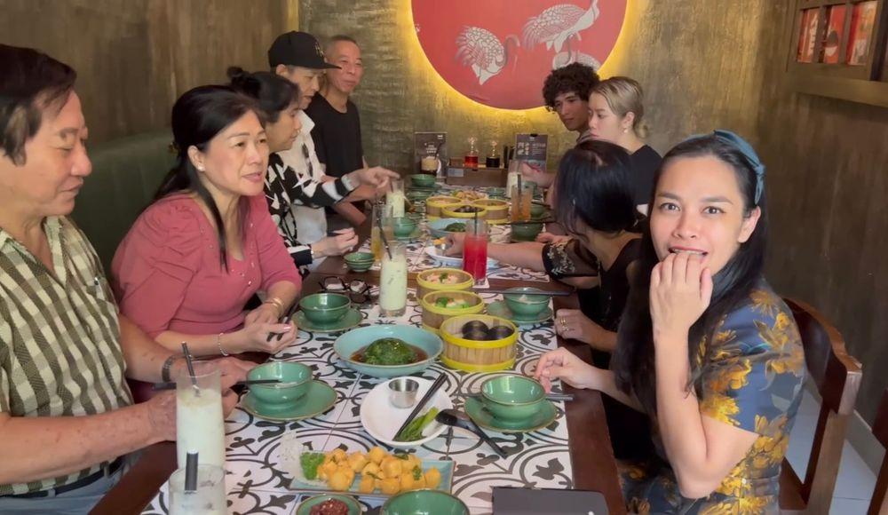 Vợ chồng O Sen Ngọc Mai ăn mừng quán quân, vợ chồng Hồng Phượng vắng mặt-2