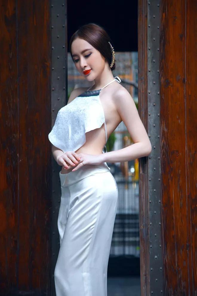 Angela Phương Trinh gây tranh cãi vì mặc áo yếm kém duyên-5