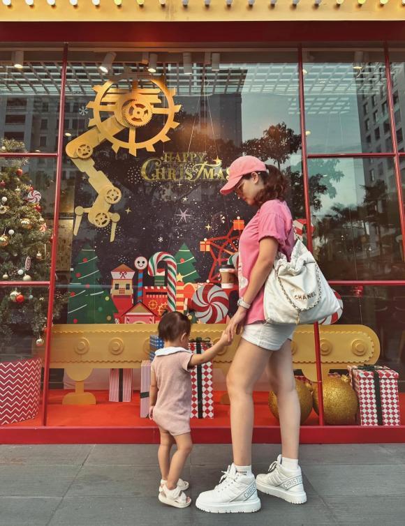 Phu nhân tập đoàn nghìn tỷ xả clip hiếm về con gái-4