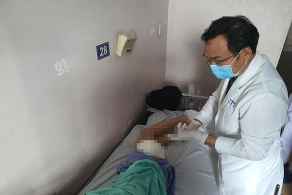 Biến chứng khi tiêm filler vào mông, cô gái trẻ TP.HCM tốn hàng trăm triệu đồng-1