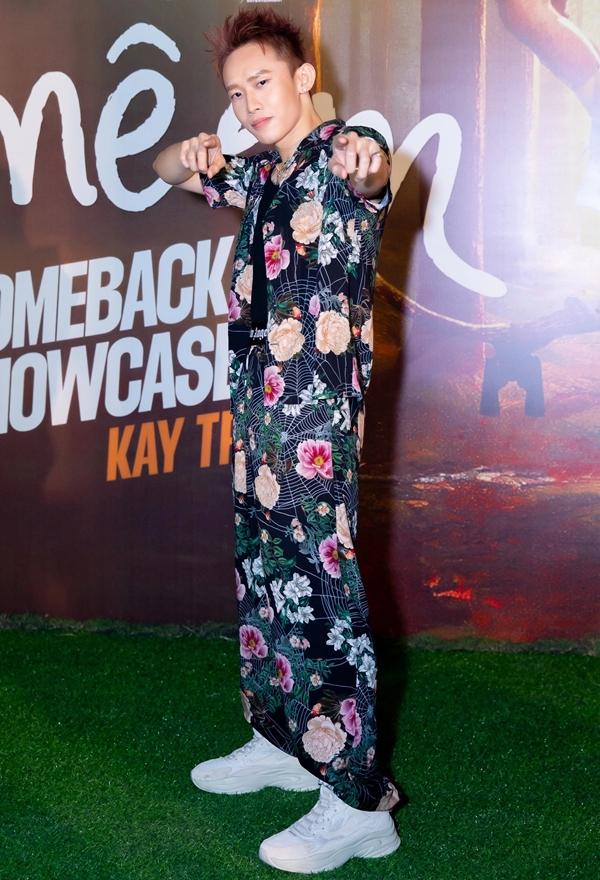 Kay Trần nhắn tin, Sơn Tùng chỉ xem không hồi đáp-1