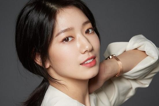 Park Shin Hye trở lại phim trường sau sinh