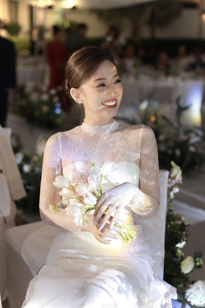 Bùi Phương Nga tái sử dụng váy cưới croptop mà không ai hay biết-1